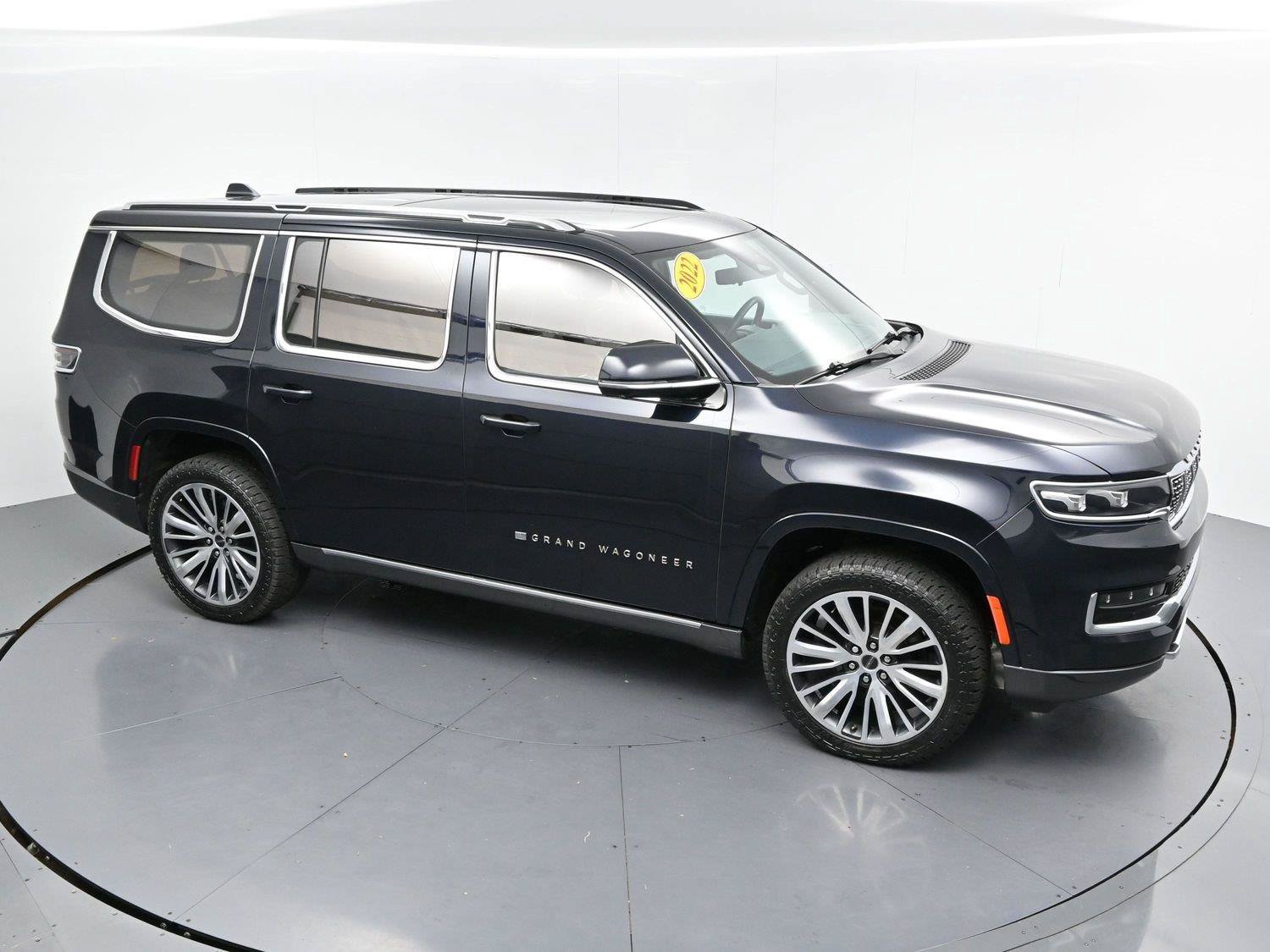 Used 2022 Jeep Grand Wagoneer Series III w/ HD Trailer Tow Package AWD/4WD image 48