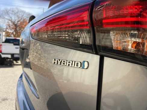 Used 2021 Toyota Highlander XLE image 8