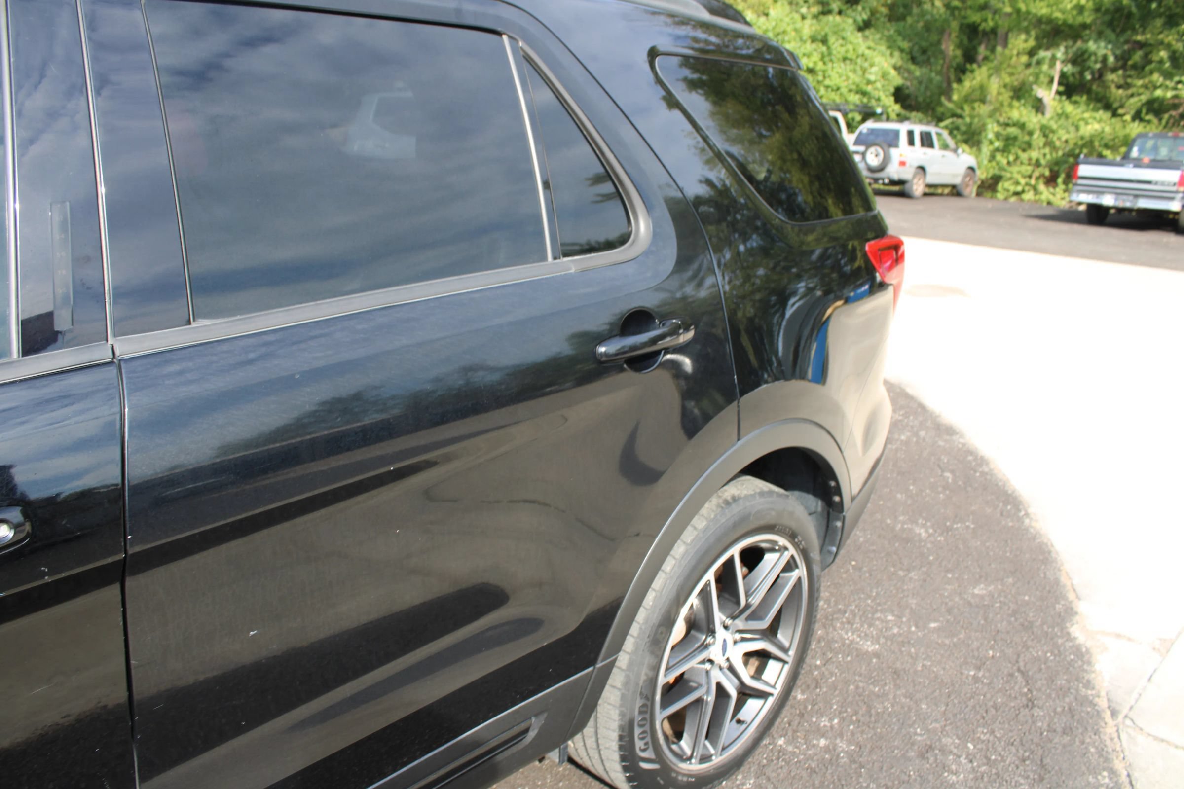 Used 2016 Ford Explorer Sport w/ Equipment Group 401A AWD/4WD image 4