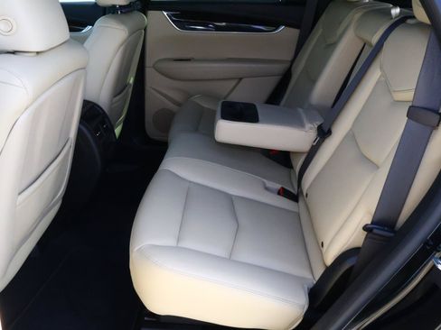Used 2017 Cadillac XT5 Luxury FWD image 24