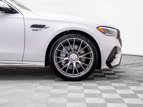 New 2026 Mercedes-Benz E 53 AMG e 4MATIC Sedan image 35