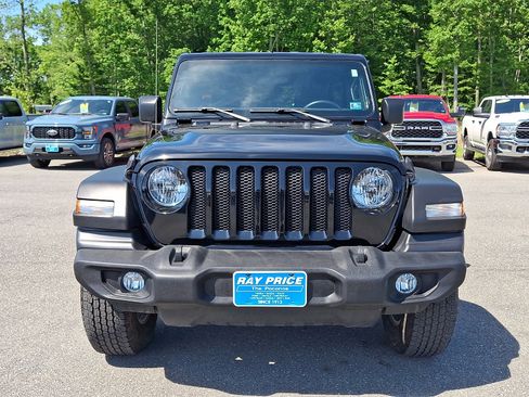 Used 2022 Jeep Wrangler Unlimited Sport AWD/4WD image 2