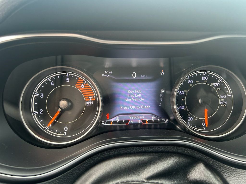 Used 2020 Jeep Cherokee Limited AWD/4WD image 10