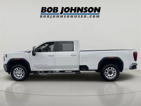 Used 2024 GMC Sierra 3500 SLT w/ SLT Premium Package image 4