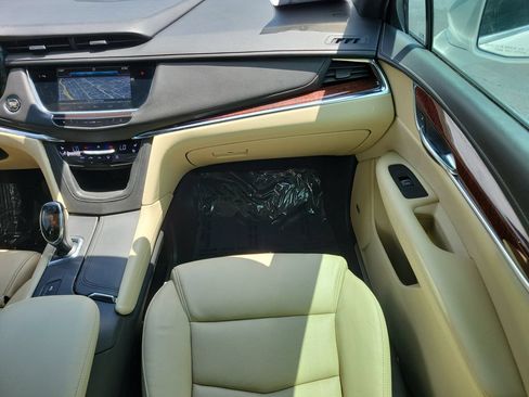 Used 2017 Cadillac XT5 Premium Luxury FWD image 16