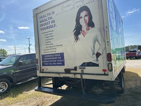 Used 2017 Ford E-350 and Econoline 350 XL w/ Power Windows & Locks Group image 5