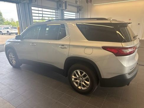 Used 2021 Chevrolet Traverse LT FWD image 4