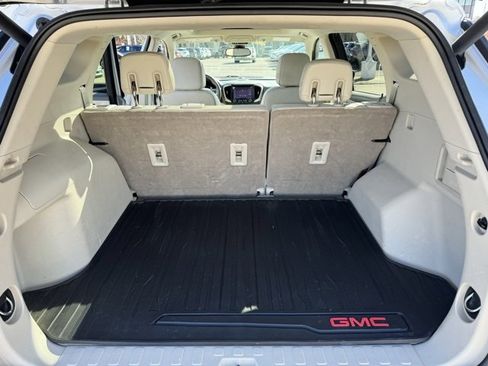 Used 2018 GMC Terrain Denali w/ Advanced Safety Package image 9