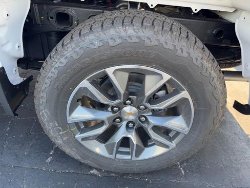 New 2026 Chevrolet Silverado 1500 LT w/ Z71 Off-Road Package image 6