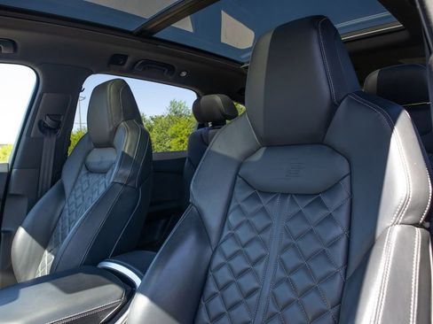 Used 2021 Audi SQ7 Premium Plus w/ Driver Assistance Package image 29
