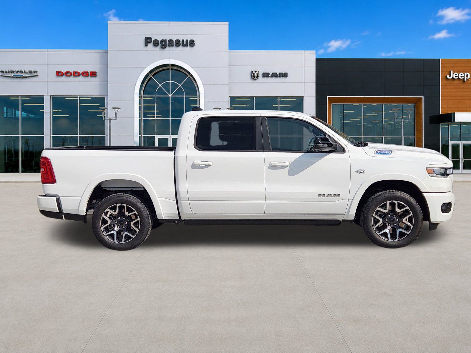 New 2026 RAM 1500 Laramie AWD/4WD image 7