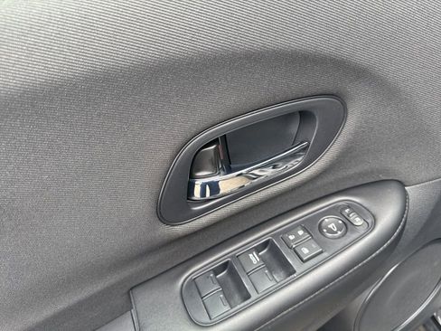 Used 2021 Honda HR-V Sport image 10