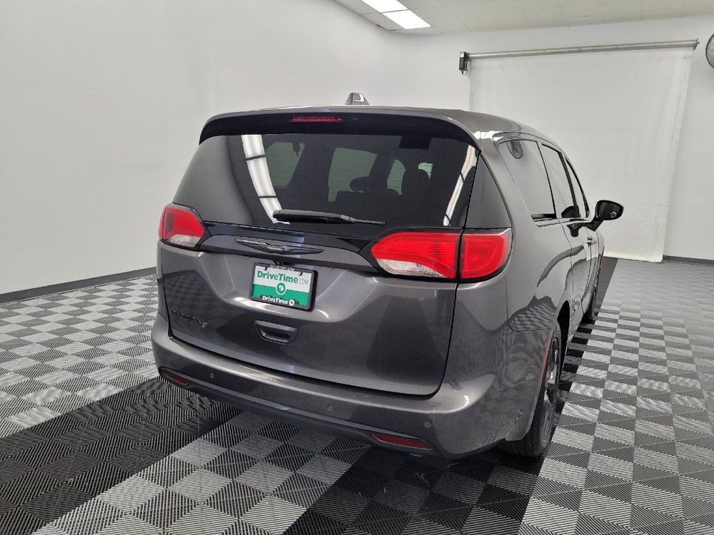 Used 2019 Chrysler Pacifica Touring Plus w/ S Appearance Package FWD image 7