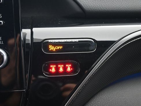 Used 2021 Toyota Camry XSE image 3