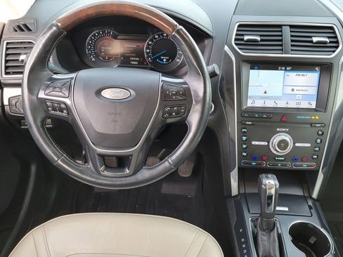 Used 2019 Ford Explorer Platinum image 9
