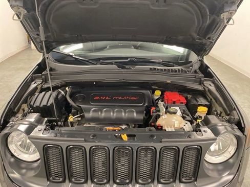 Used 2018 Jeep Renegade Altitude image 35