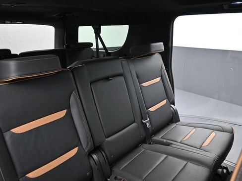 Used 2024 GMC Yukon XL AT4 AWD/4WD image 26