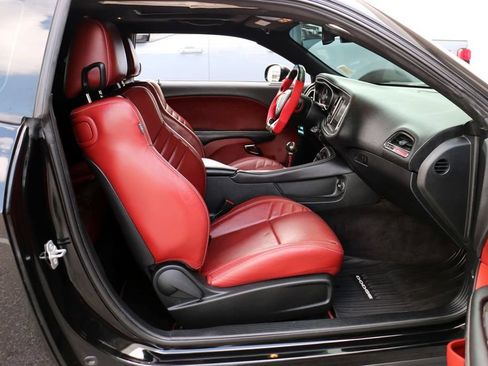 Used 2018 Dodge Challenger SRT Hellcat RWD image 35