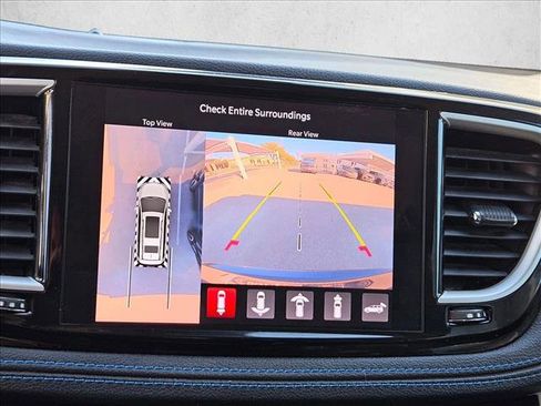 Used 2021 Chrysler Pacifica Touring-L w/ Premium & Safety Sphere Group image 17