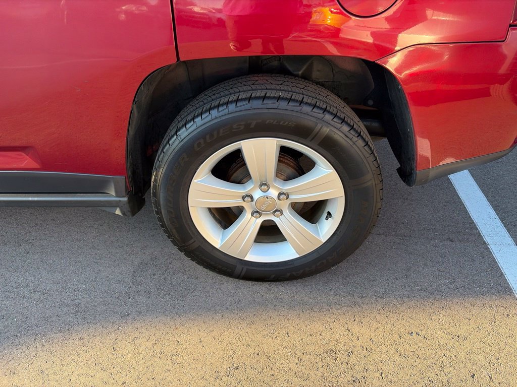Used 2014 Jeep Compass Latitude FWD image 6