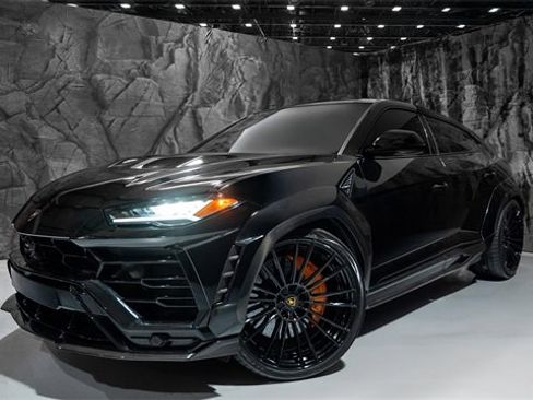 Used 2021 Lamborghini Urus image 1