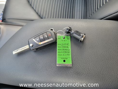 Used 2024 Toyota Camry SE FWD image 28