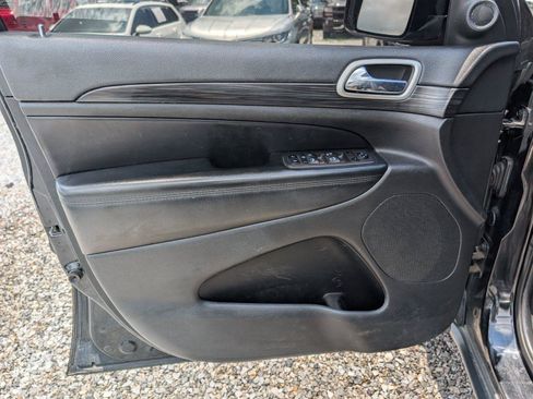 Used 2022 Jeep Grand Cherokee Laredo E RWD image 14