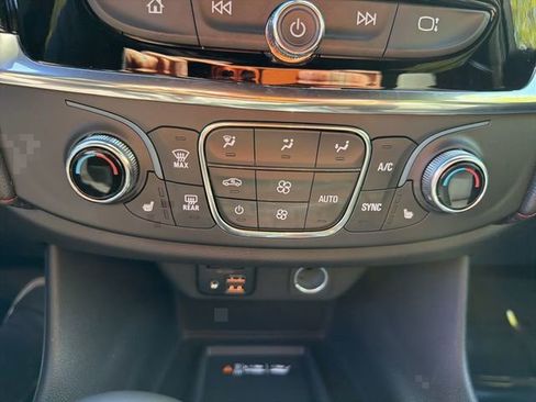 Used 2023 Chevrolet Traverse RS AWD/4WD image 26