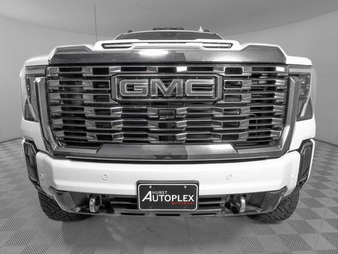 Used 2024 GMC Sierra 2500 Denali Ultimate image 3