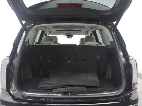 Used 2025 Kia Telluride SX w/ SX Captain's Chair Package image 18