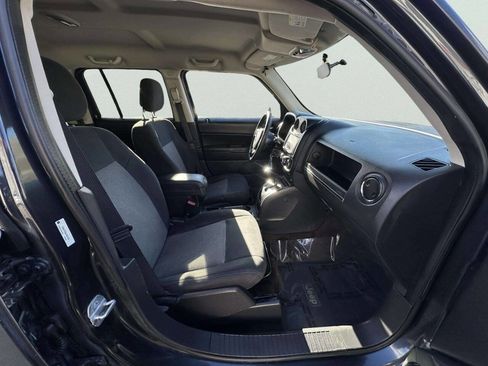 Used 2014 Jeep Patriot Latitude image 26