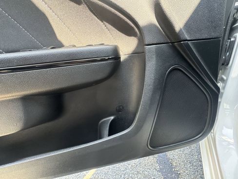 Used 2018 Dodge Charger R/T w/ Blacktop Package image 24