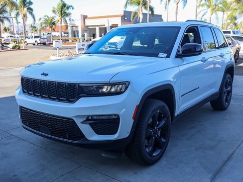 New 2025 Jeep Grand Cherokee Limited w/ Luxury Tech Group II image 8