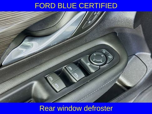 Used 2024 GMC Terrain SLE w/ Driver Convenience Package image 17