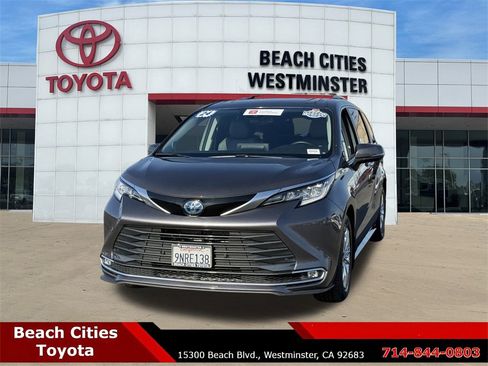 Certified 2024 Toyota Sienna Limited image 5