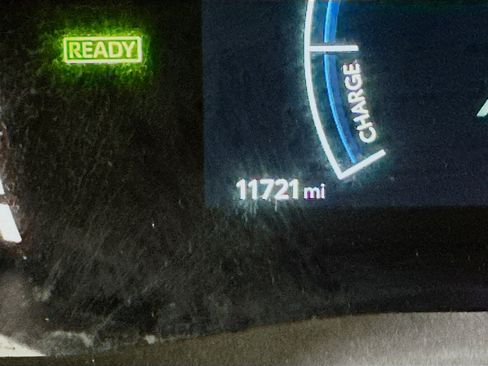 Used 2025 Toyota Camry LE w/ Convenience Package FWD image 18