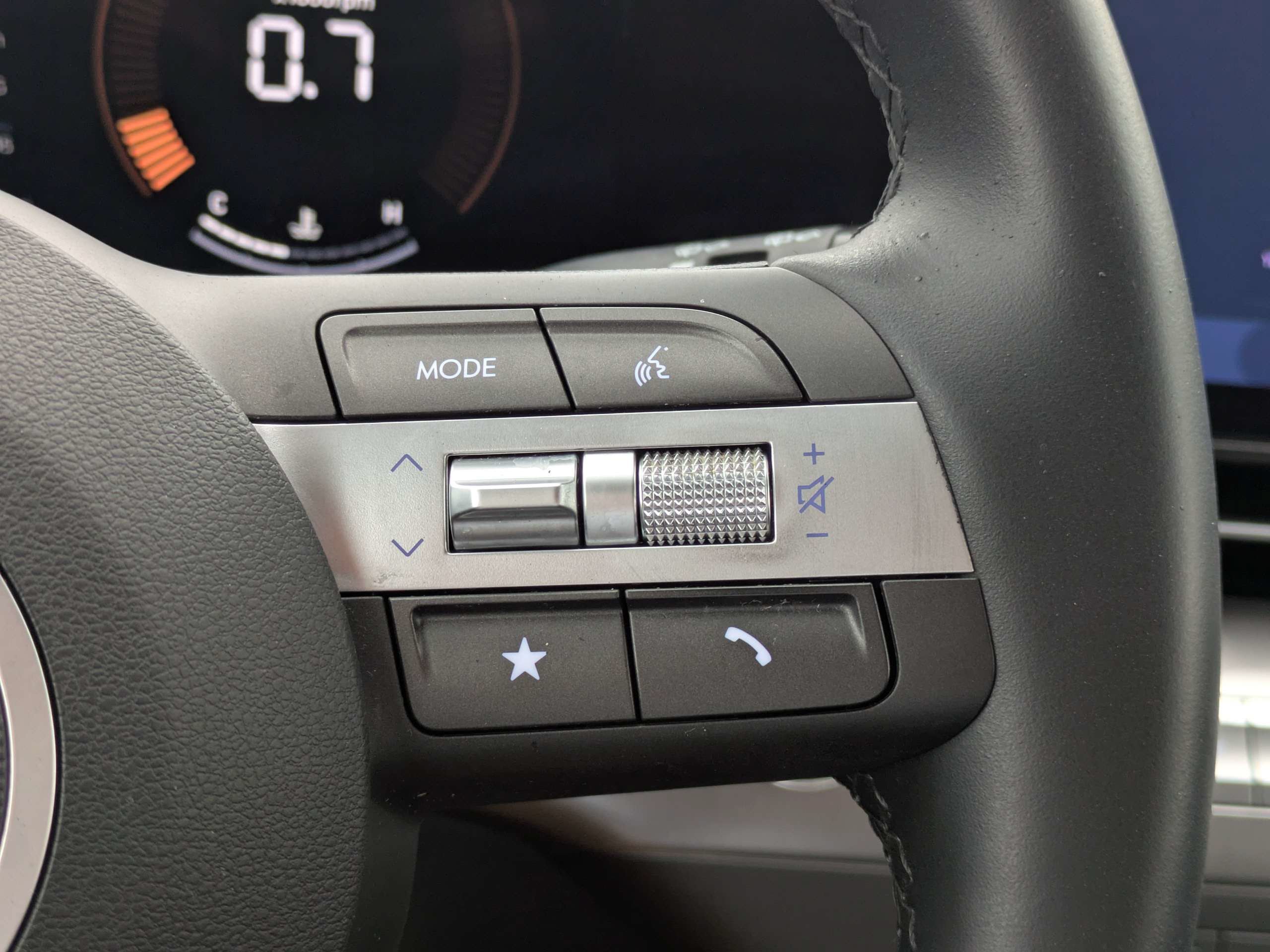 Used 2024 Hyundai Kona SEL FWD image 23