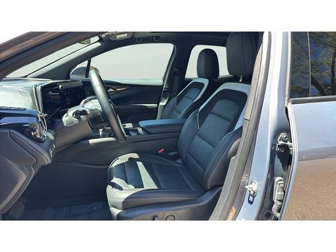 Used 2024 Chevrolet Blazer EV LT AWD/4WD image 11
