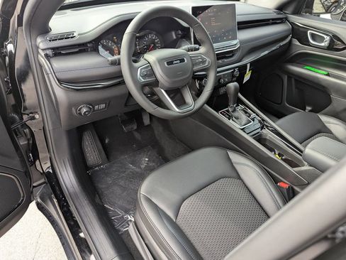 New 2026 Jeep Compass Latitude image 11