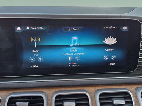 Used 2020 Mercedes-Benz GLS 450 4MATIC image 28