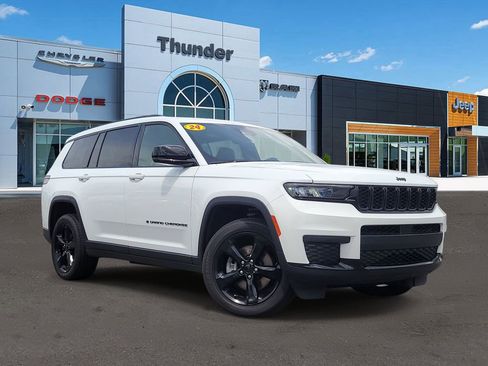 Certified 2024 Jeep Grand Cherokee L Altitude AWD/4WD image 1