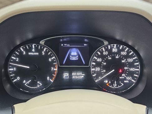 Used 2014 Nissan Pathfinder SV FWD image 19