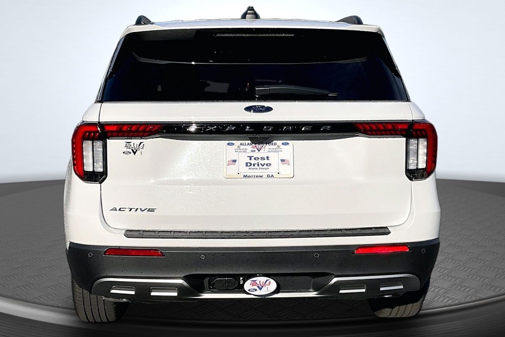 Used 2026 Ford Explorer Active w/ Active Comfort Package RWD image 6