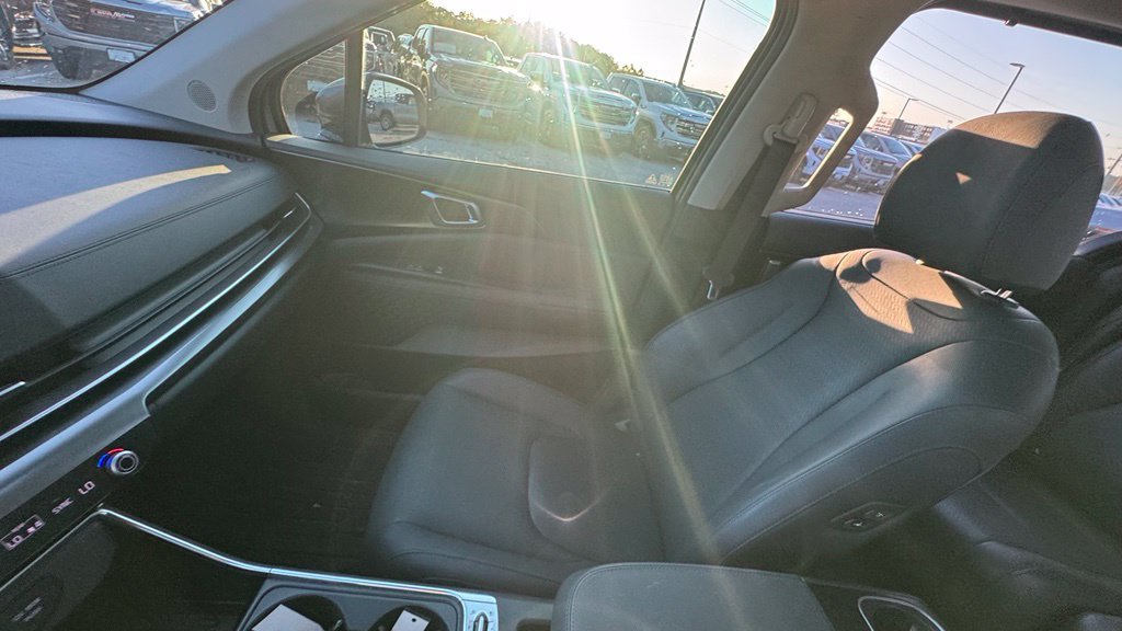 Used 2025 Kia Carnival SX Prestige FWD image 24