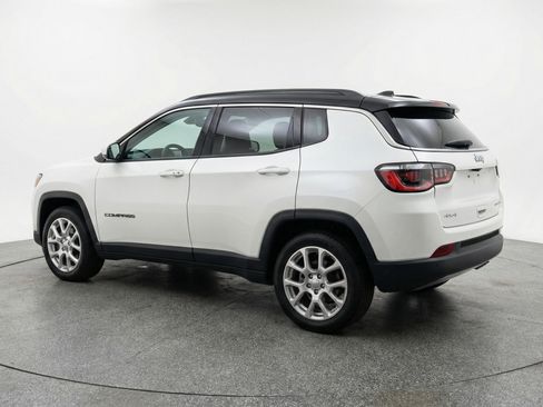 Used 2025 Jeep Compass Limited AWD/4WD image 6