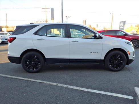 Used 2024 Chevrolet Equinox LS w/ Sport Edition image 8