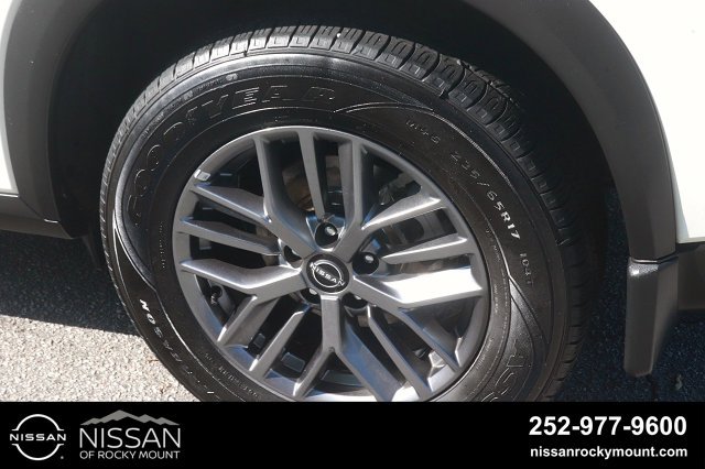 Used 2024 Nissan Rogue S AWD/4WD image 9