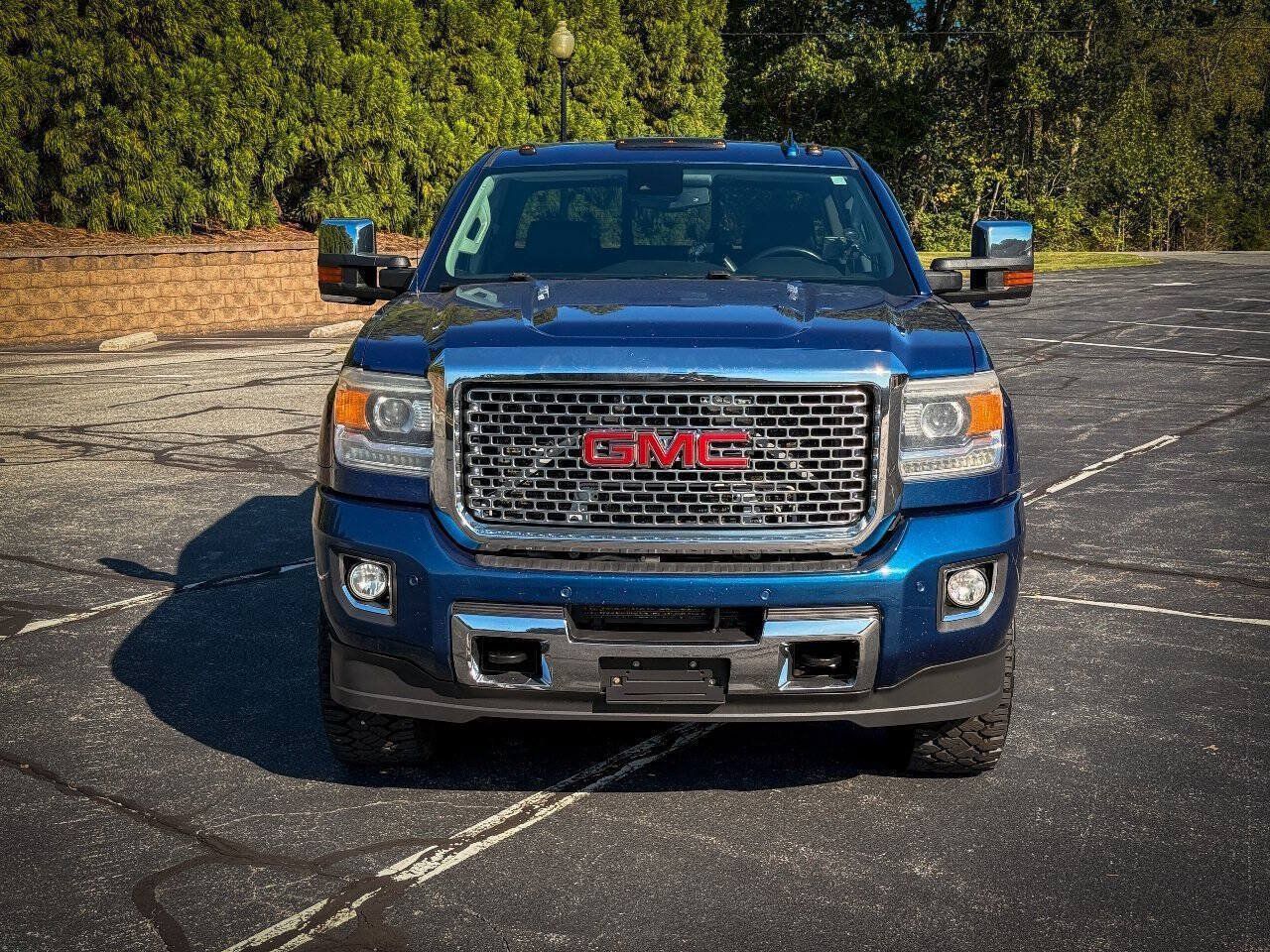Used 2015 GMC Sierra 2500 Denali w/ Duramax Plus Package AWD/4WD image 8