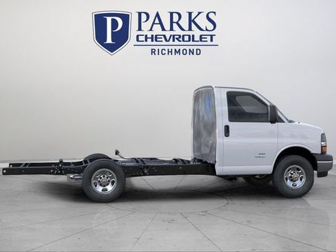 New 2025 Chevrolet Express 3500 w/ Power Convenience Package RWD image 6