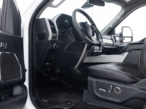 Used 2019 Ford F250 Lariat w/ Lariat Ultimate Package AWD/4WD image 31